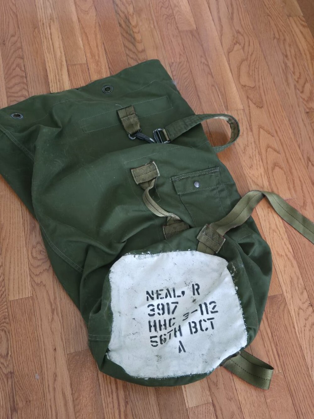 VINTAGE MILITARY DUFFLE BAG--U.S. ISSUE-DURABLE-STURDY